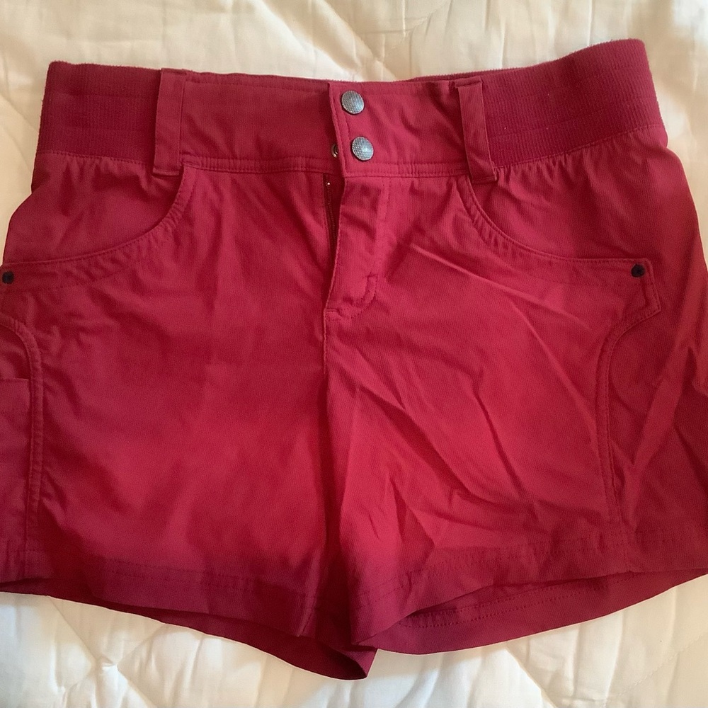 Title Nine Size 6 Burgundy Clamber Shorts